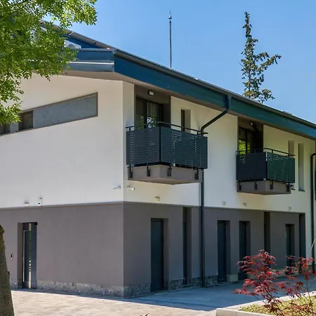 за гости крайморие парк Penzion